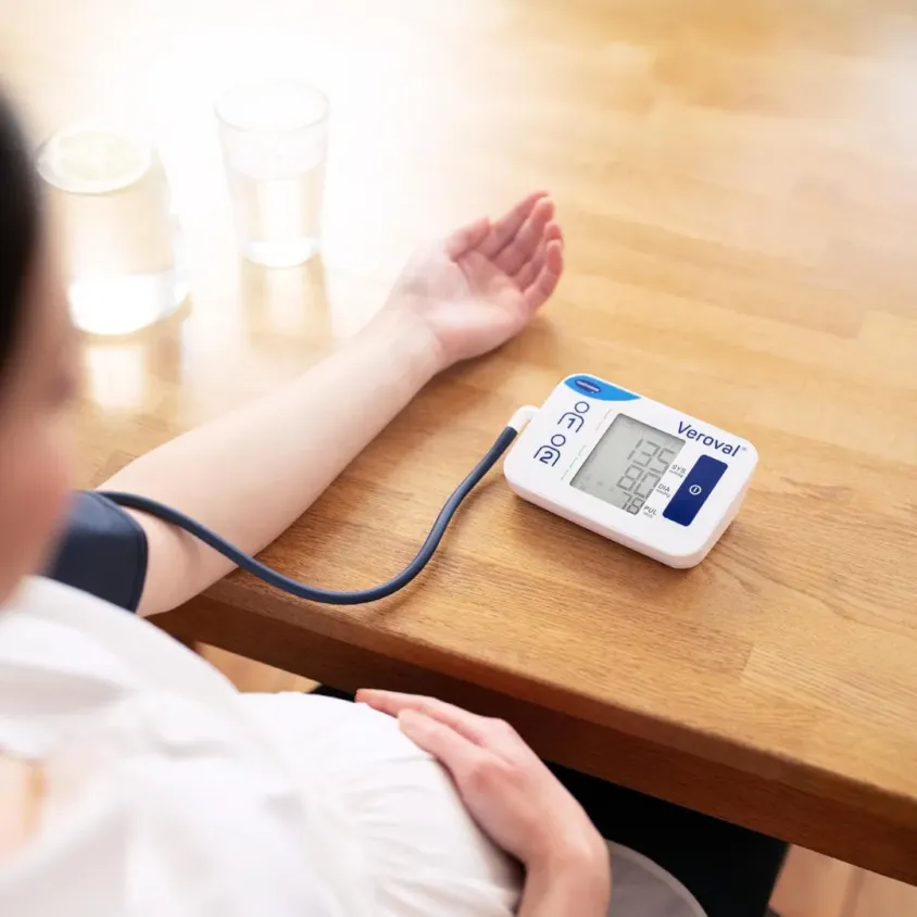 Tensiomètre de Bras Veroval compact Hartmann - Précis & Automatique  Meta Description