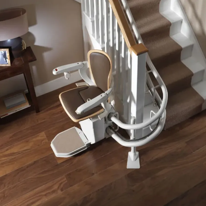 Monte-escalier Tournant Stannah | Prix & Installation sur mesure