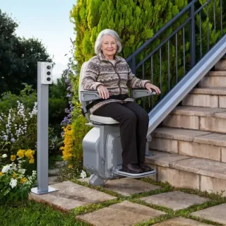 Monte-escalier Extérieur Stannah | Gamme 4 Saisons Droit & Tournant