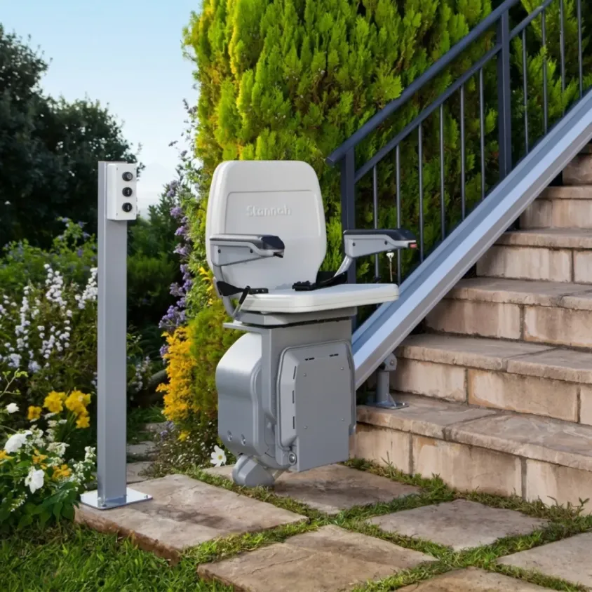 Monte-escalier Extérieur Stannah | Gamme 4 Saisons Droit & Tournant