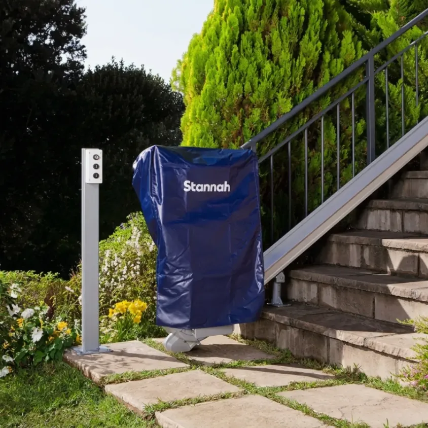 Monte-escalier Extérieur Stannah | Gamme 4 Saisons Droit & Tournant