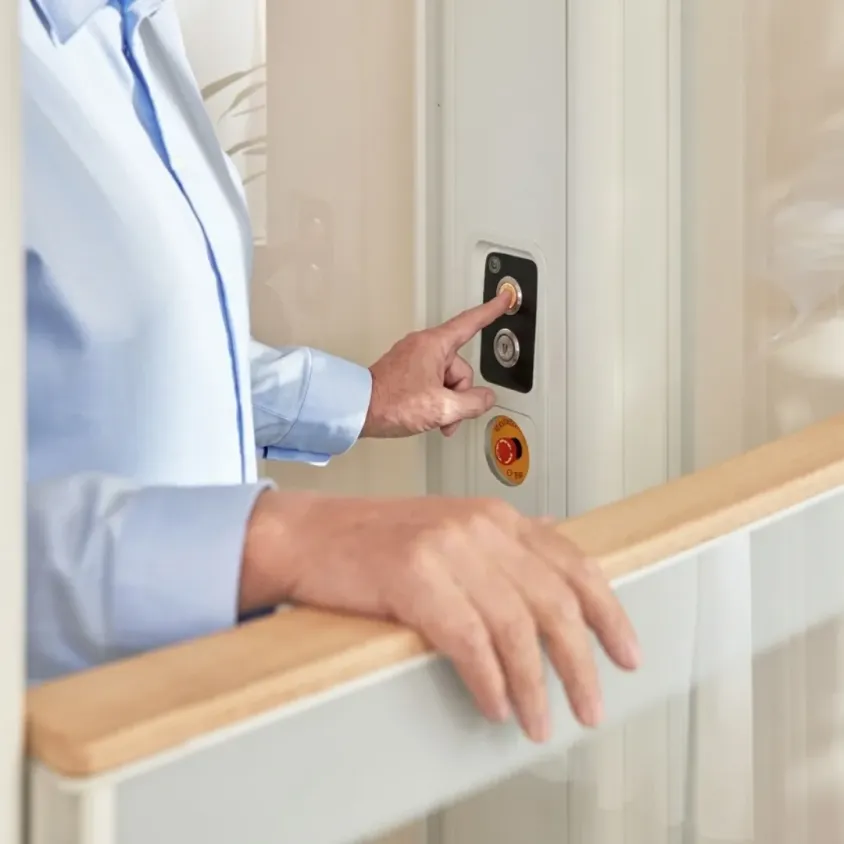 Ascenseur de Maison Compact Stannah Uplifts S2 | Prix & Devis