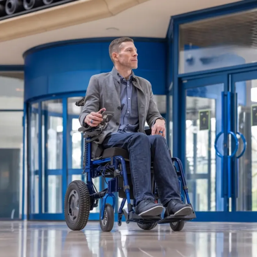 Fauteuil Roulant Électrique Pliant Esprit Action Invacare